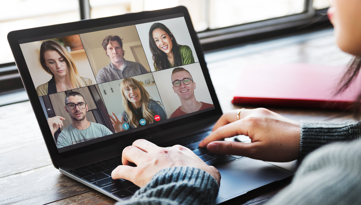 cara efektif dan profesional komunikasi virtual assistant dengan klien by Teman Kreativ